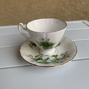 Vintage Royal Adderley fine bone china Trillium tea cup floral